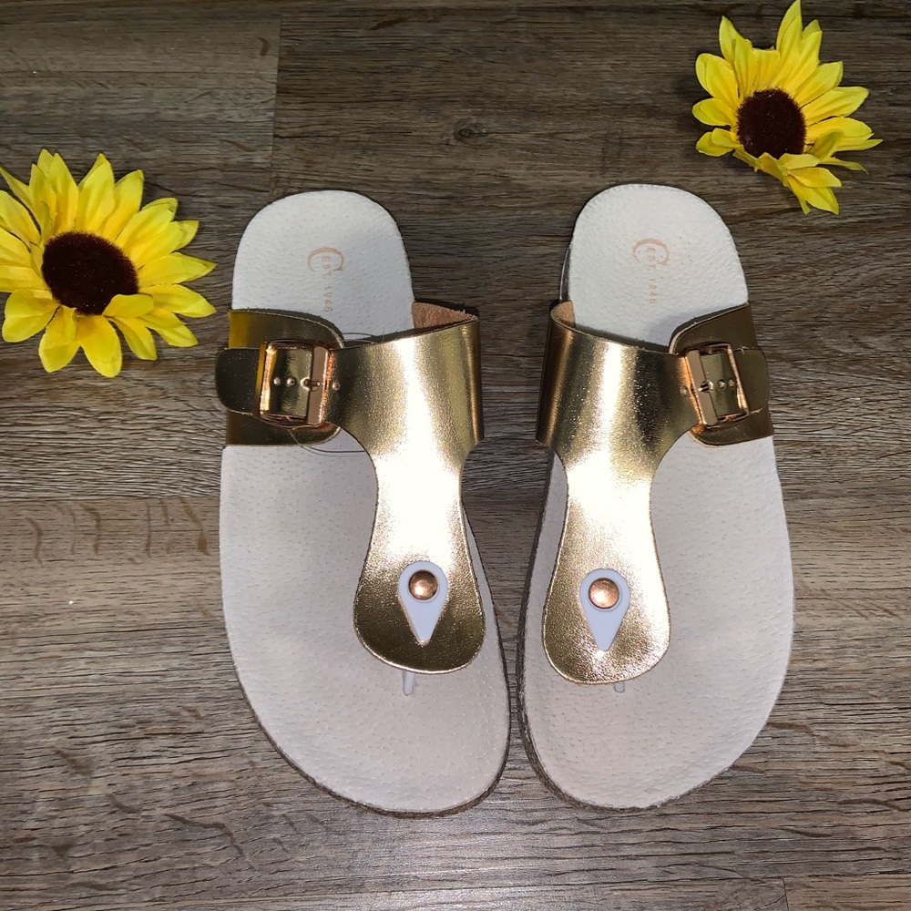 Gold sandals 🚫sold